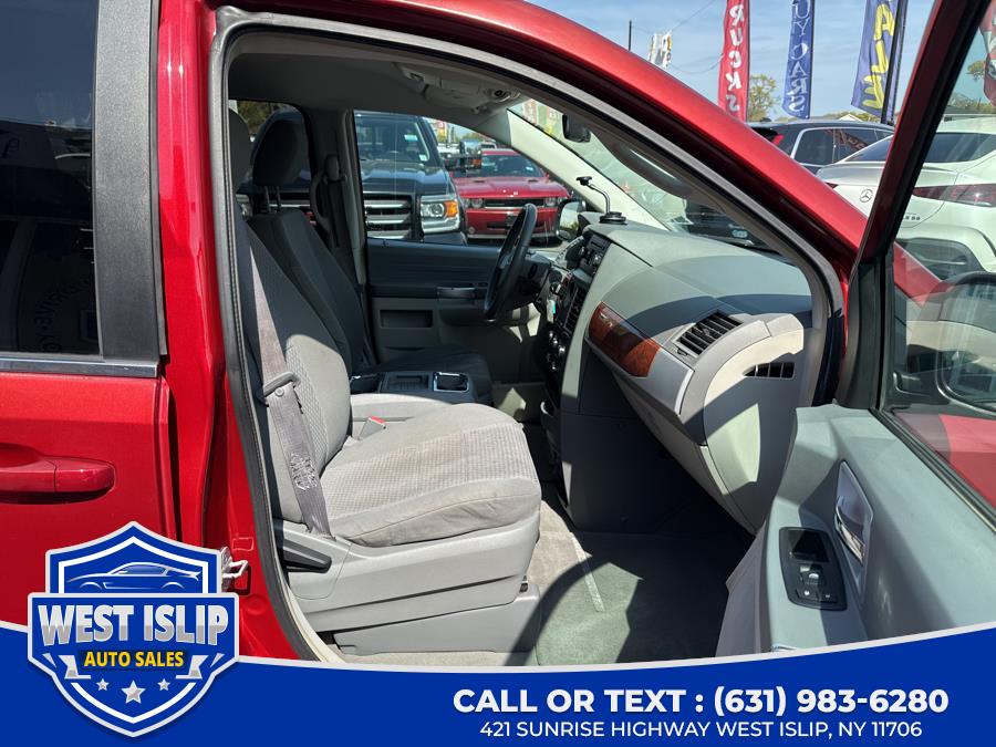 2008 Chrysler Town & Country Touring photo