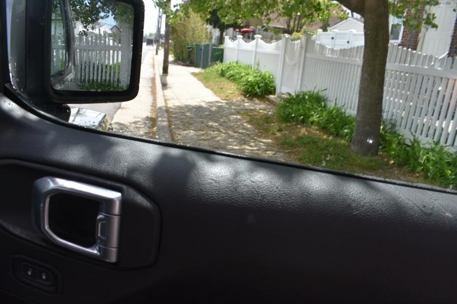 2023 Jeep Wrangler Sahara 4xe photo