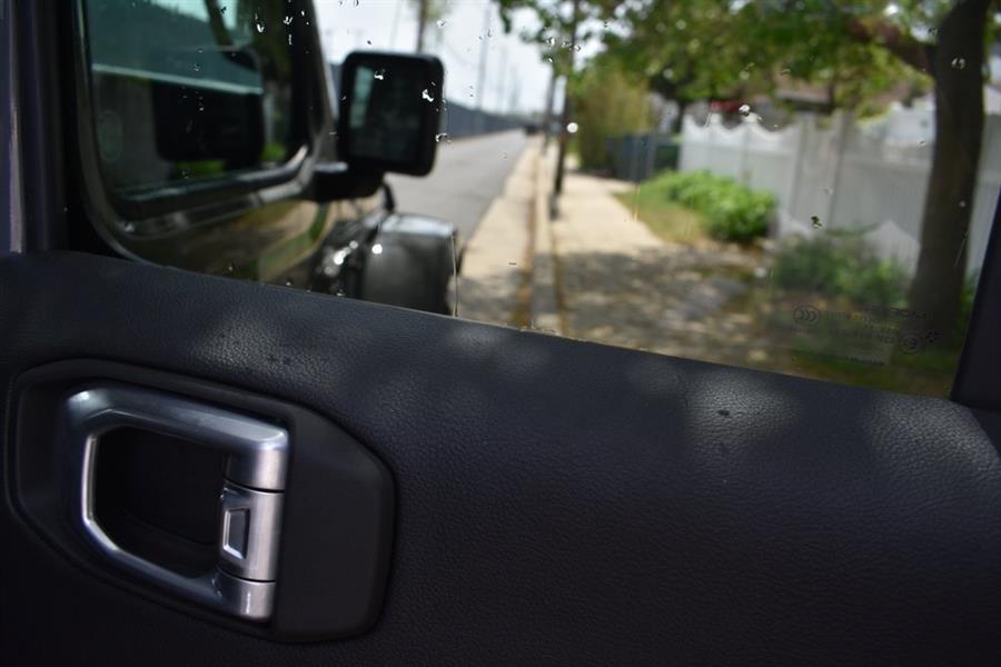 2023 Jeep Wrangler Sahara 4xe photo