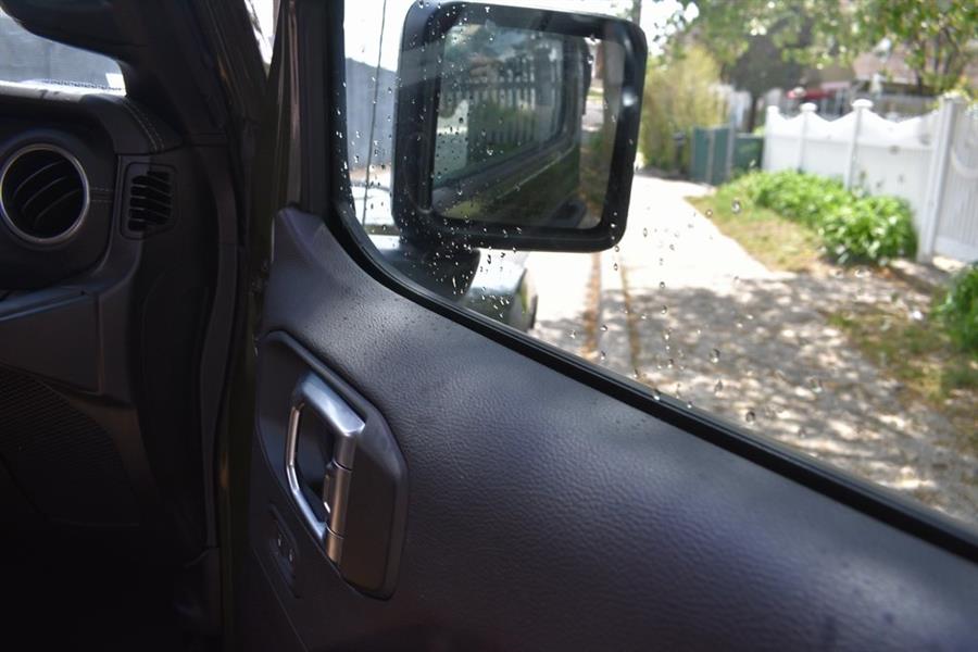 2023 Jeep Wrangler Sahara 4xe photo