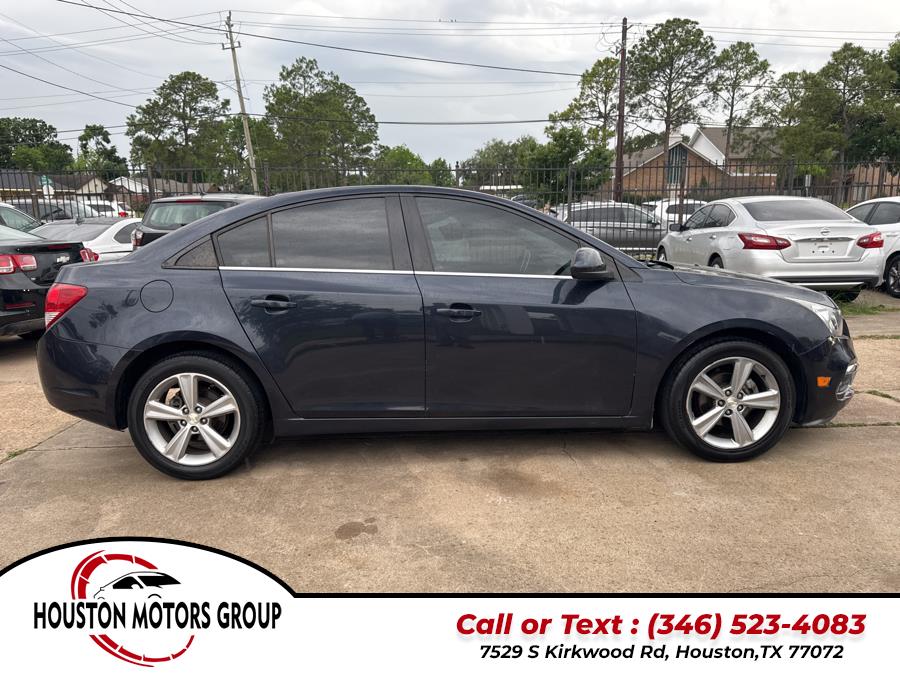 2015 Chevrolet Cruze 4dr Sdn Auto 2LT photo