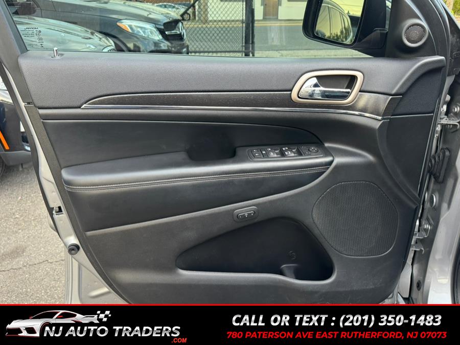 2017 Jeep Grand Cherokee Limited 4x4 photo
