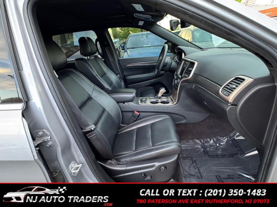 2017 Jeep Grand Cherokee Limited 4x4 photo