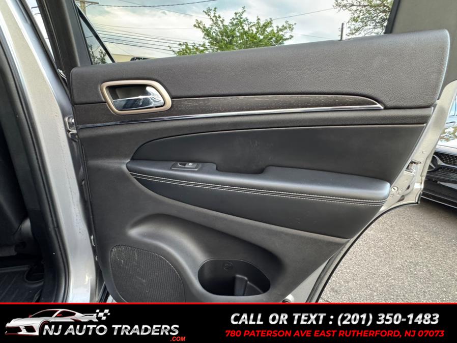 2017 Jeep Grand Cherokee Limited 4x4 photo
