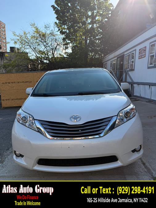 2015 Toyota Sienna 5dr 7-Pass Van XLE Premium AWD photo