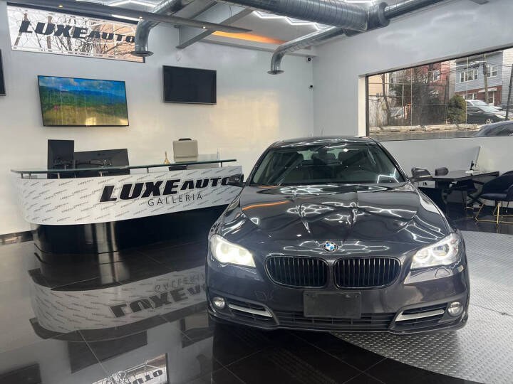 2016 BMW 5-Series 4dr Sdn 528i xDrive AWD photo