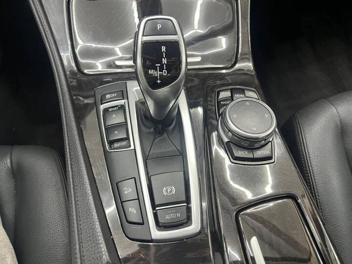 2016 BMW 5-Series 4dr Sdn 528i xDrive AWD photo
