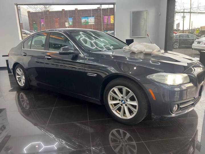 2016 BMW 5-Series 4dr Sdn 528i xDrive AWD photo