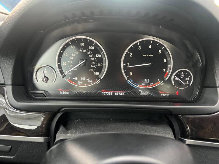 2016 BMW 5-Series 4dr Sdn 528i xDrive AWD photo
