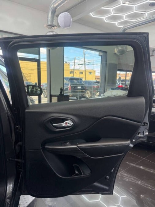 2015 Jeep Cherokee 4WD 4dr Limited photo