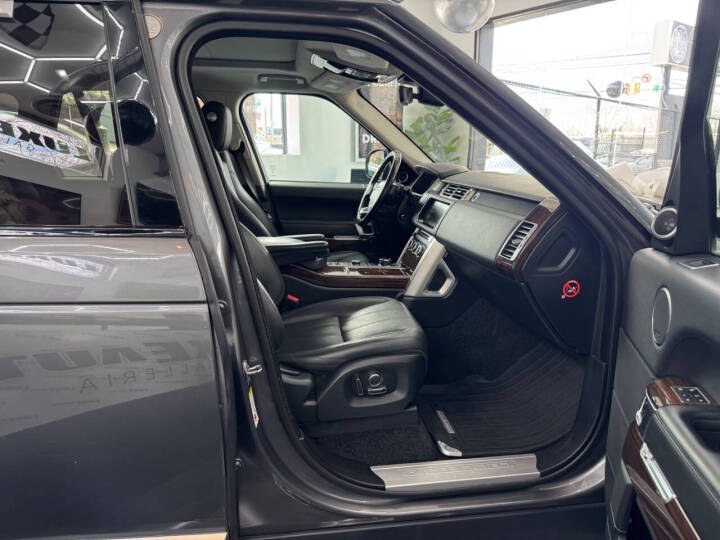 2017 Land Rover Range Rover V6 Supercharged HSE SWB photo