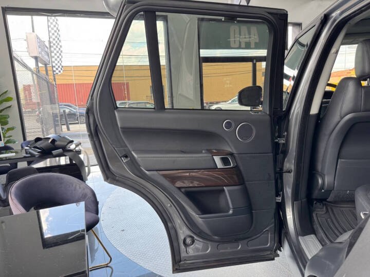 2017 Land Rover Range Rover V6 Supercharged HSE SWB photo