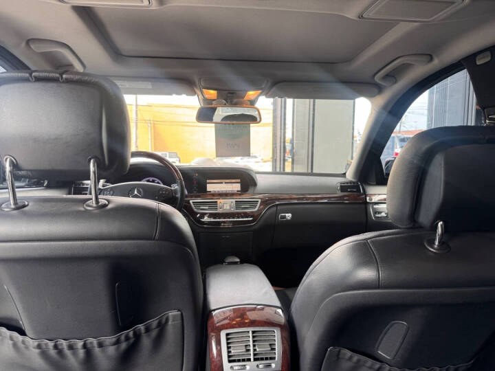 2013 Mercedes-Benz S-Class S550 4MATIC photo