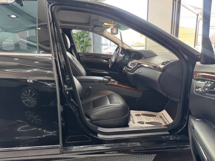 2013 Mercedes-Benz S-Class S550 4MATIC photo
