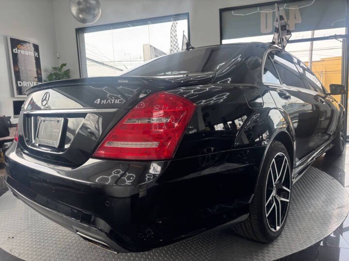 2013 Mercedes-Benz S-Class S550 4MATIC photo