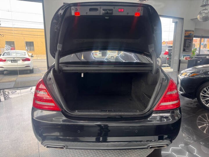 2013 Mercedes-Benz S-Class S550 4MATIC photo