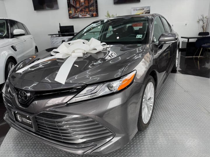 2019 Toyota Camry XLE Auto (Natl) photo