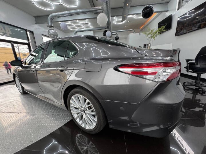 2019 Toyota Camry XLE Auto (Natl) photo