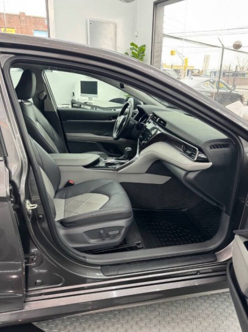 2019 Toyota Camry XLE Auto (Natl) photo