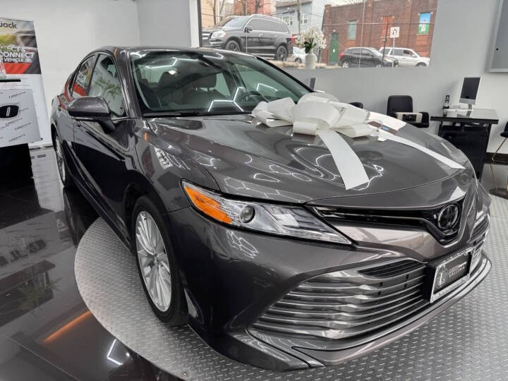 2019 Toyota Camry XLE Auto (Natl) photo