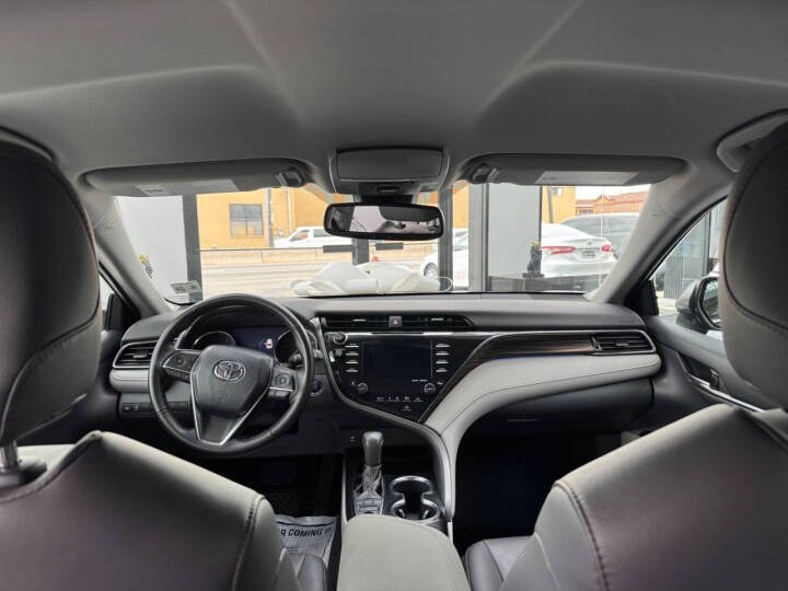 2019 Toyota Camry XLE Auto (Natl) photo