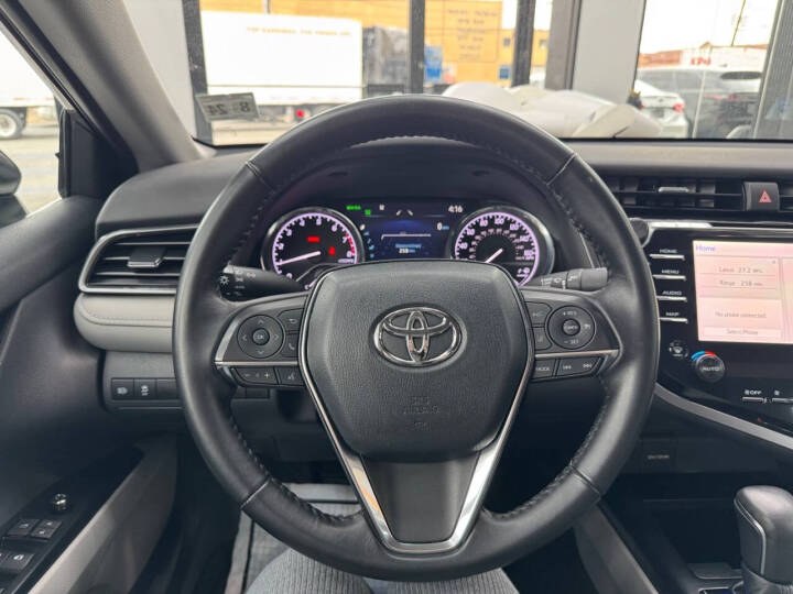 2019 Toyota Camry XLE Auto (Natl) photo