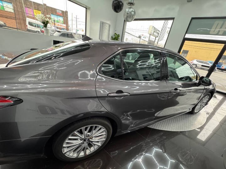 2019 Toyota Camry XLE Auto (Natl) photo