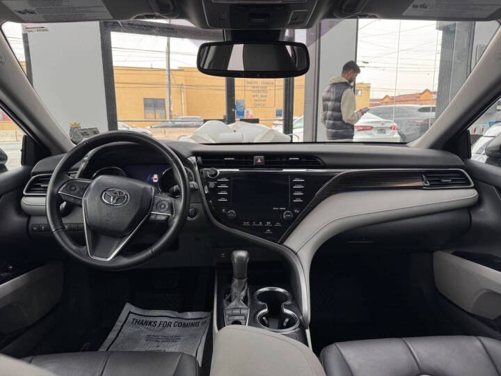2019 Toyota Camry XLE Auto (Natl) photo