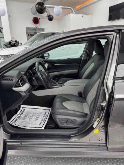 2019 Toyota Camry XLE Auto (Natl) photo