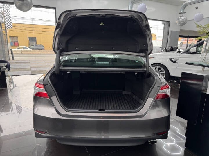 2019 Toyota Camry XLE Auto (Natl) photo