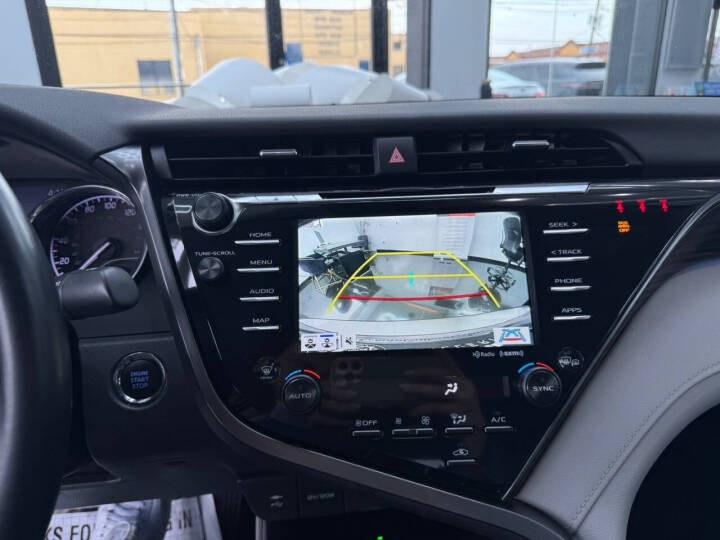2019 Toyota Camry XLE Auto (Natl) photo