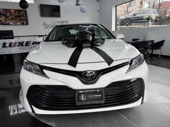 2019 Toyota Camry LE Auto (Natl) photo