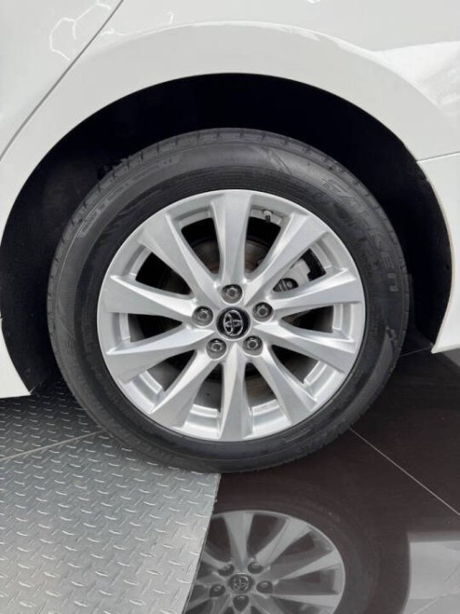 2019 Toyota Camry LE Auto (Natl) photo