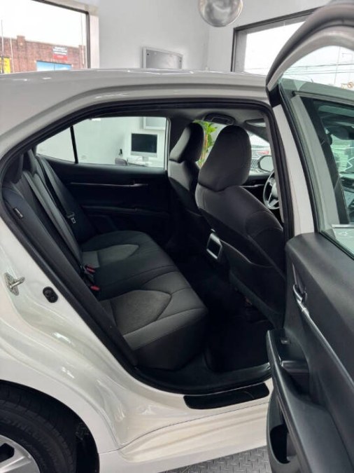 2019 Toyota Camry LE Auto (Natl) photo