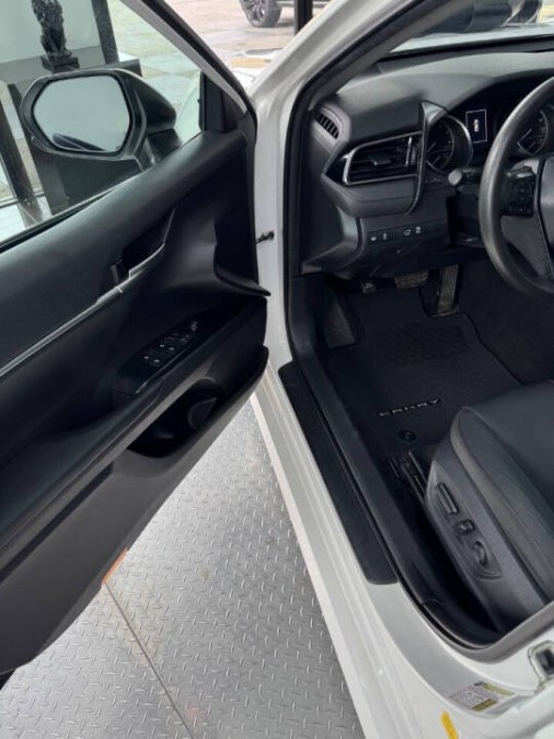 2019 Toyota Camry LE Auto (Natl) photo