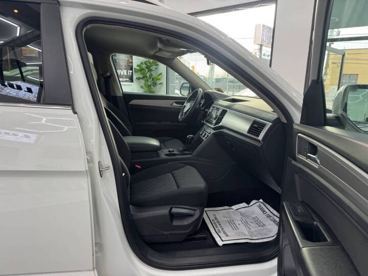 2018 Volkswagen Atlas 3.6L V6 S 4MOTION photo