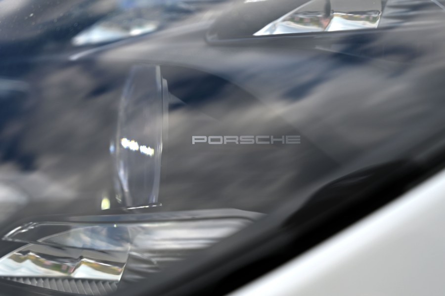 2020 Porsche Cayenne AWD photo