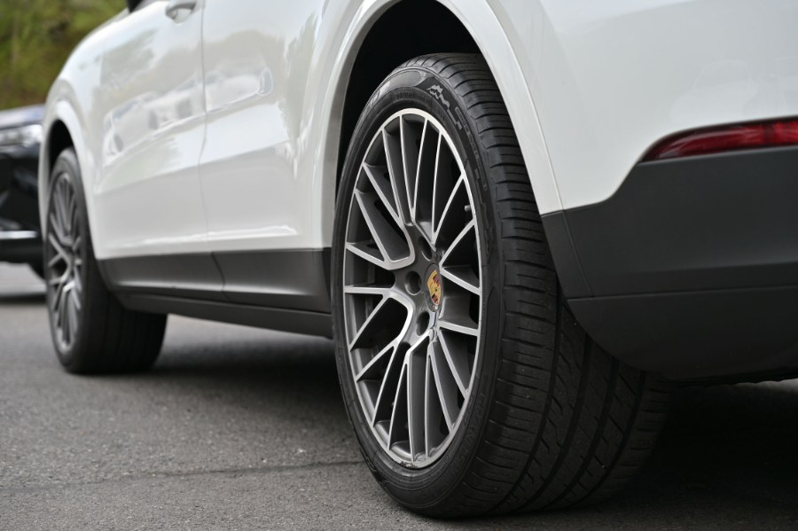 2020 Porsche Cayenne AWD photo