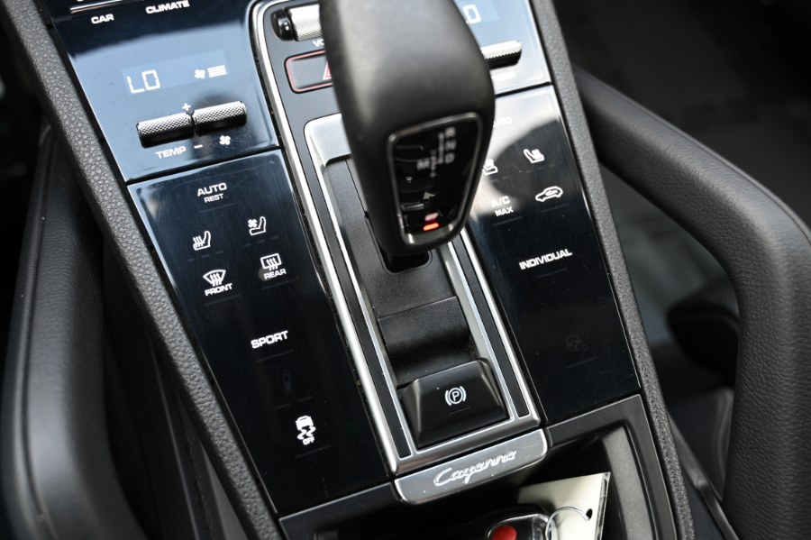 2020 Porsche Cayenne AWD photo