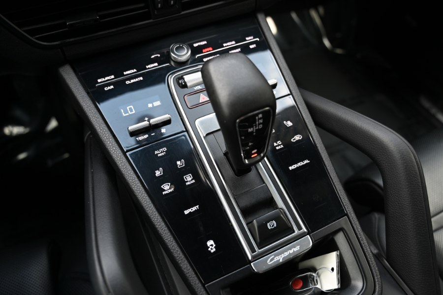 2020 Porsche Cayenne AWD photo