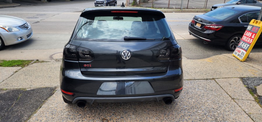 2012 Volkswagen GTI Base PZEV photo