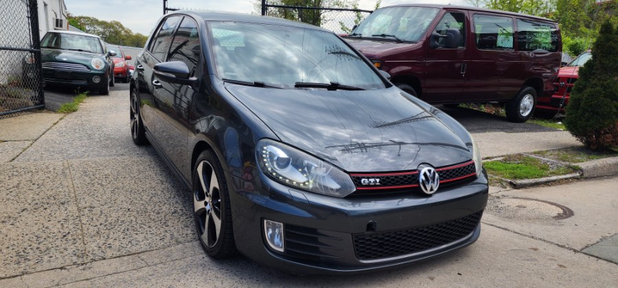 2012 Volkswagen GTI Base PZEV photo