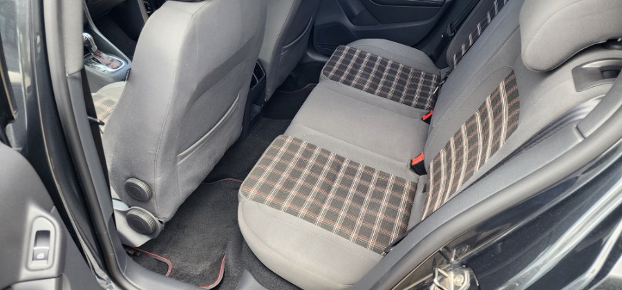 2012 Volkswagen GTI Base PZEV photo