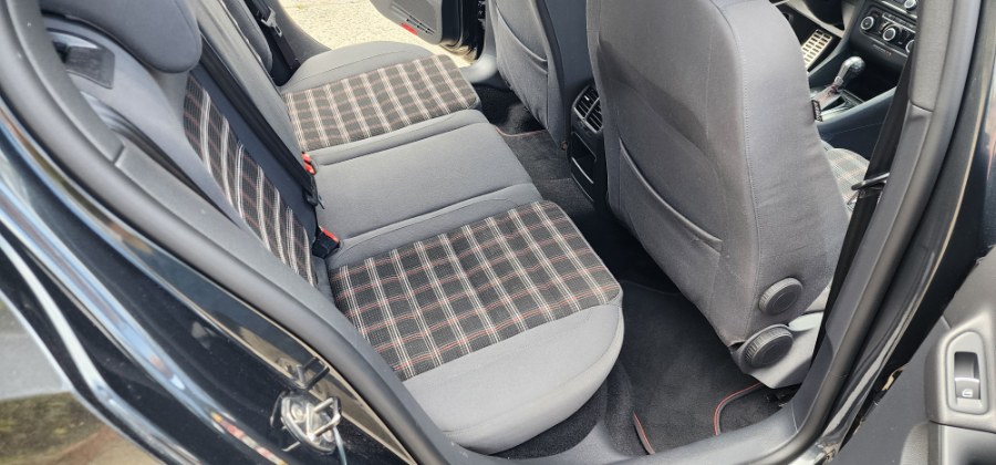 2012 Volkswagen GTI Base PZEV photo