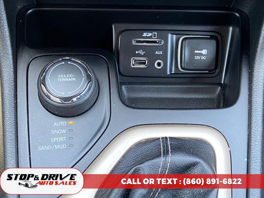 2015 Jeep Cherokee 4WD 4dr Latitude photo