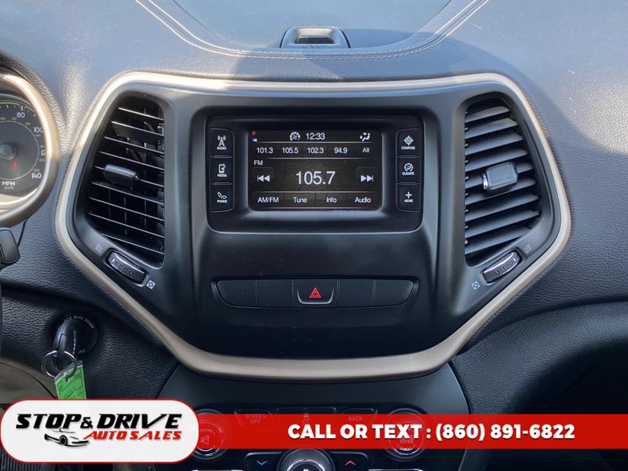 2015 Jeep Cherokee 4WD 4dr Latitude photo