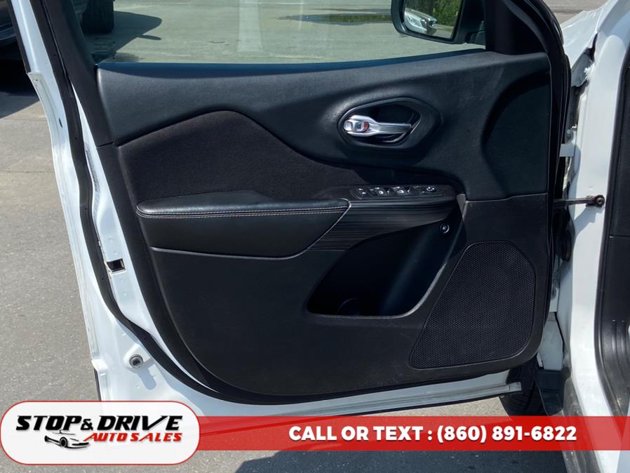 2015 Jeep Cherokee 4WD 4dr Latitude photo