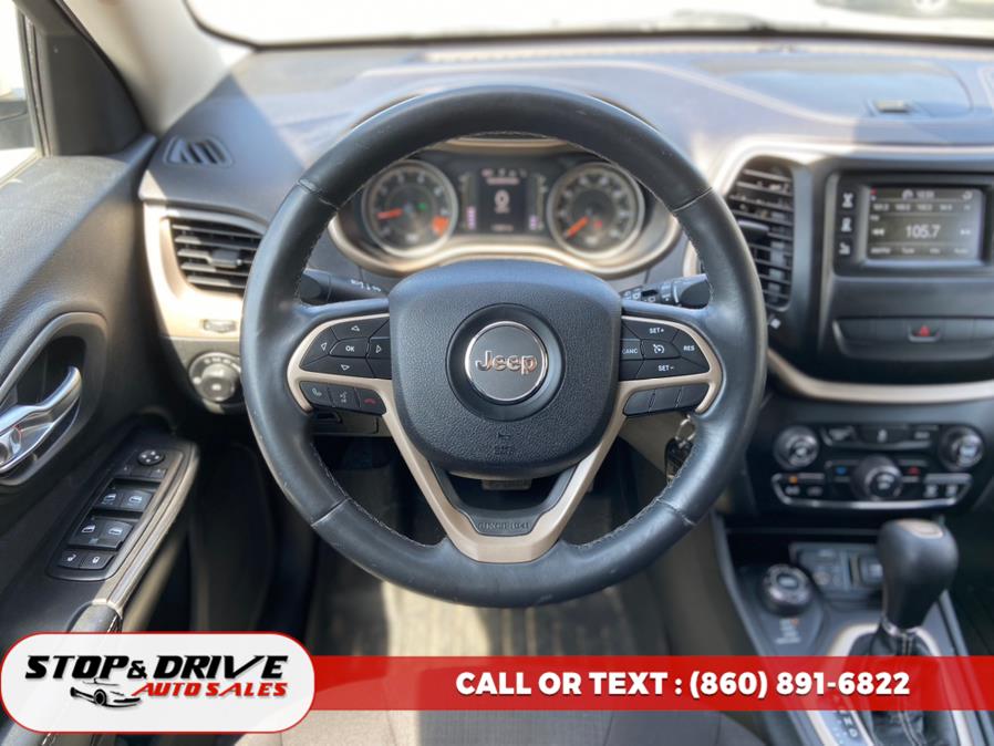 2015 Jeep Cherokee 4WD 4dr Latitude photo