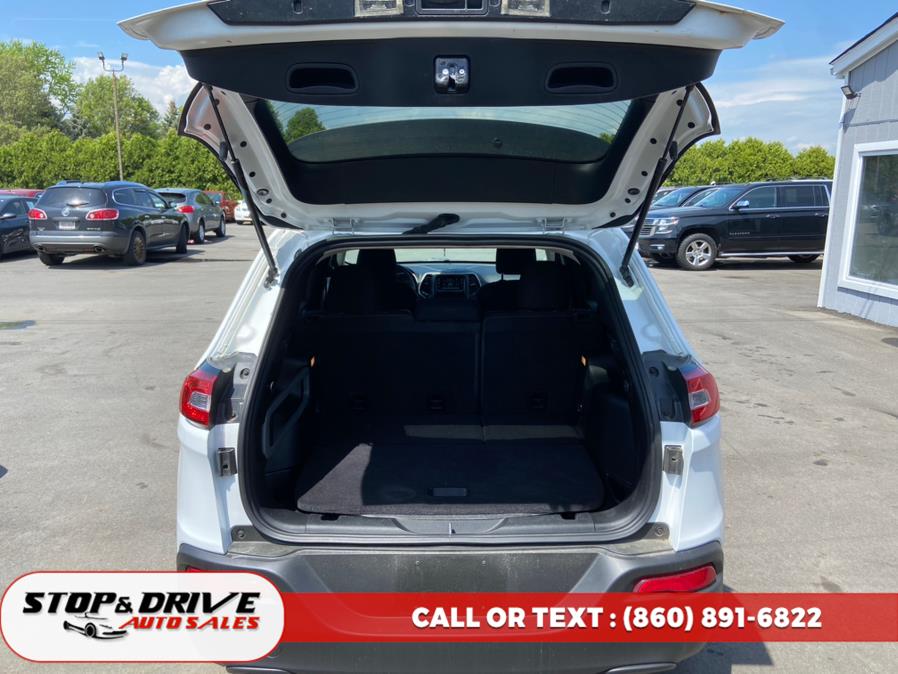 2015 Jeep Cherokee 4WD 4dr Latitude photo