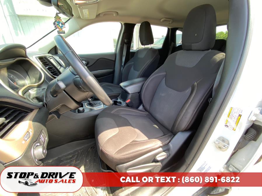 2015 Jeep Cherokee 4WD 4dr Latitude photo